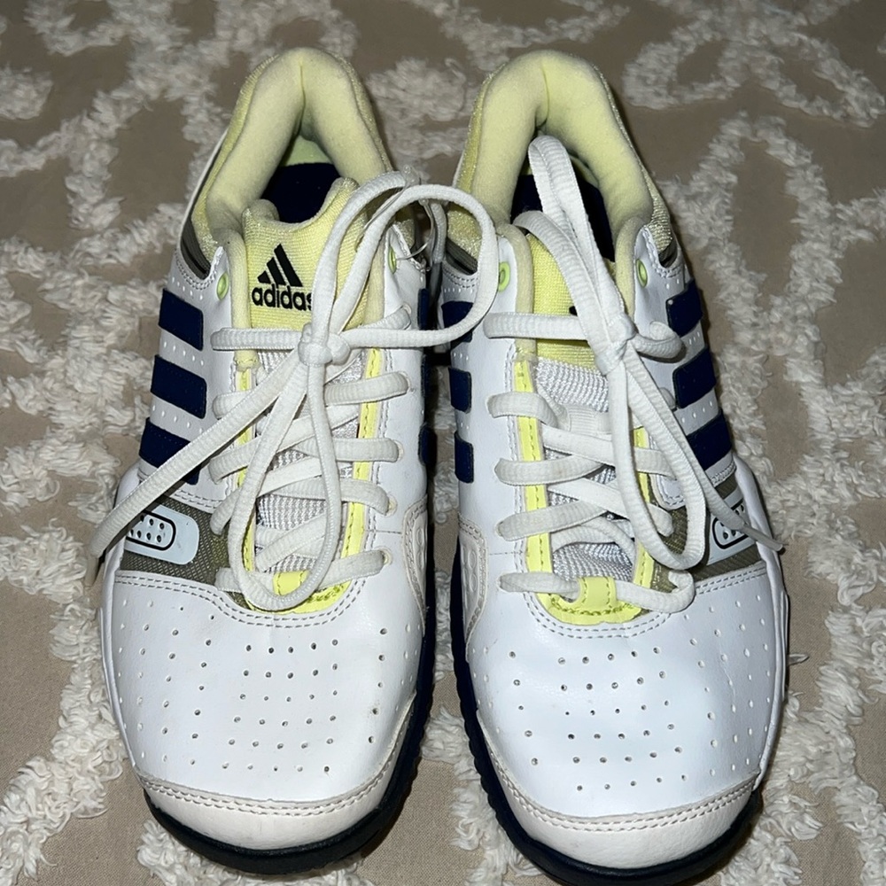 Adidas Abilene Sneakers Size 5 NEW